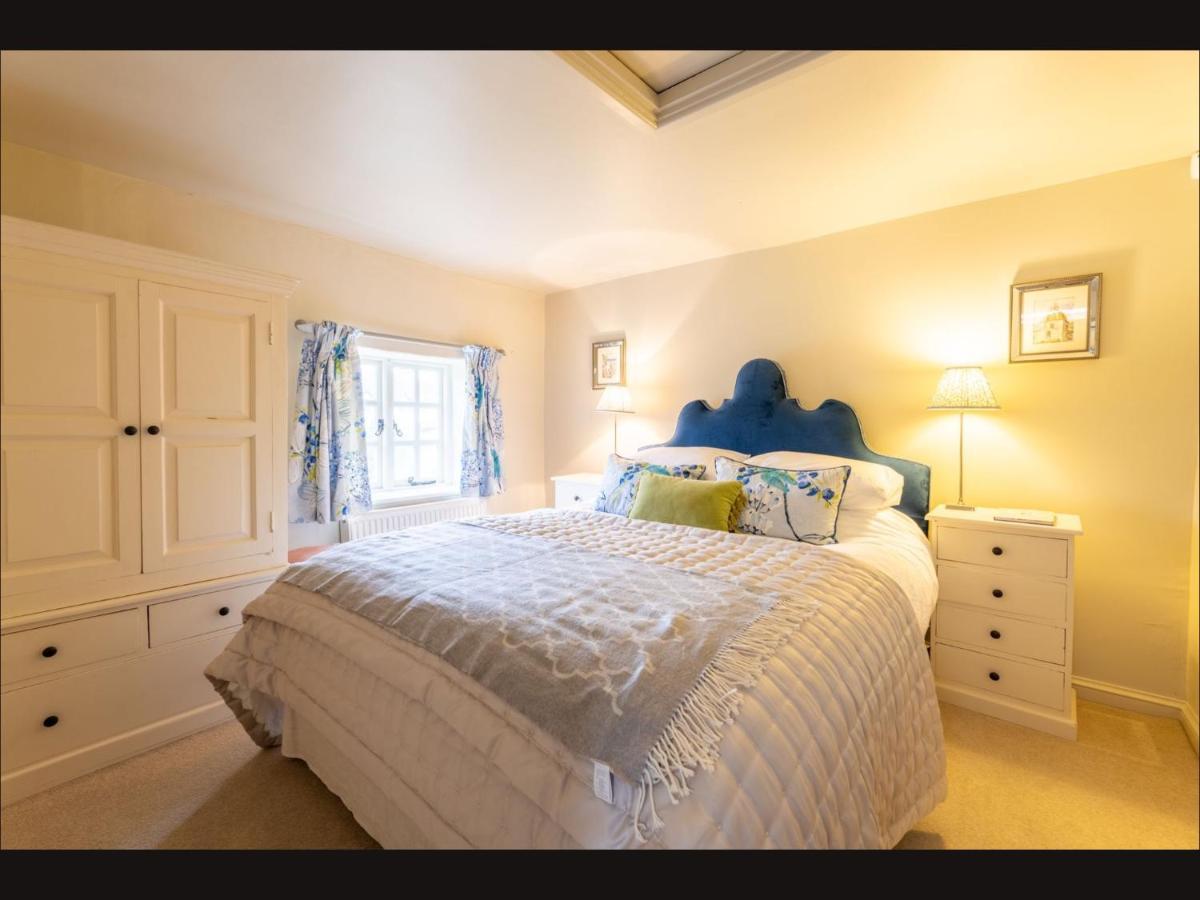 Wisteria Cottage , Pretty Cotswold Cottage Close To Chipping Campden Weston Subedge Exterior photo