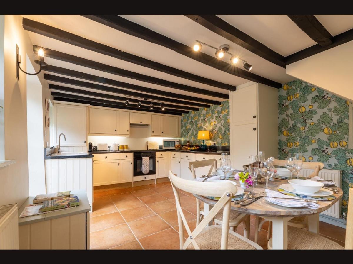 Wisteria Cottage , Pretty Cotswold Cottage Close To Chipping Campden Weston Subedge Exterior photo